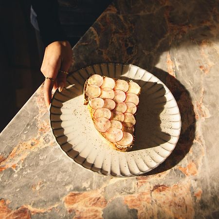 Kai 36 - Hotel Zwischen Fels Und Fluss Graz Ngoại thất bức ảnh A slice of galette des rois