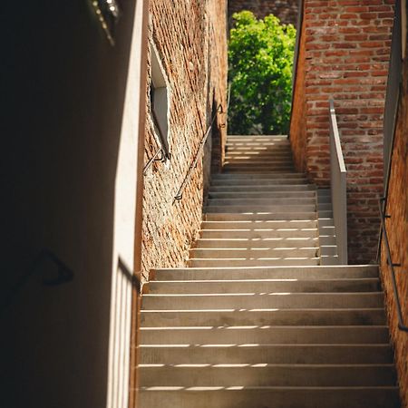 Kai 36 - Hotel Zwischen Fels Und Fluss Graz Ngoại thất bức ảnh The staircase