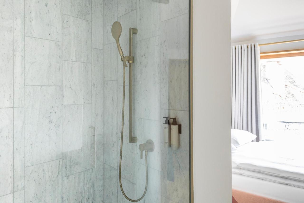 Kai 36 - Hotel Zwischen Fels Und Fluss Graz Ngoại thất bức ảnh A shower