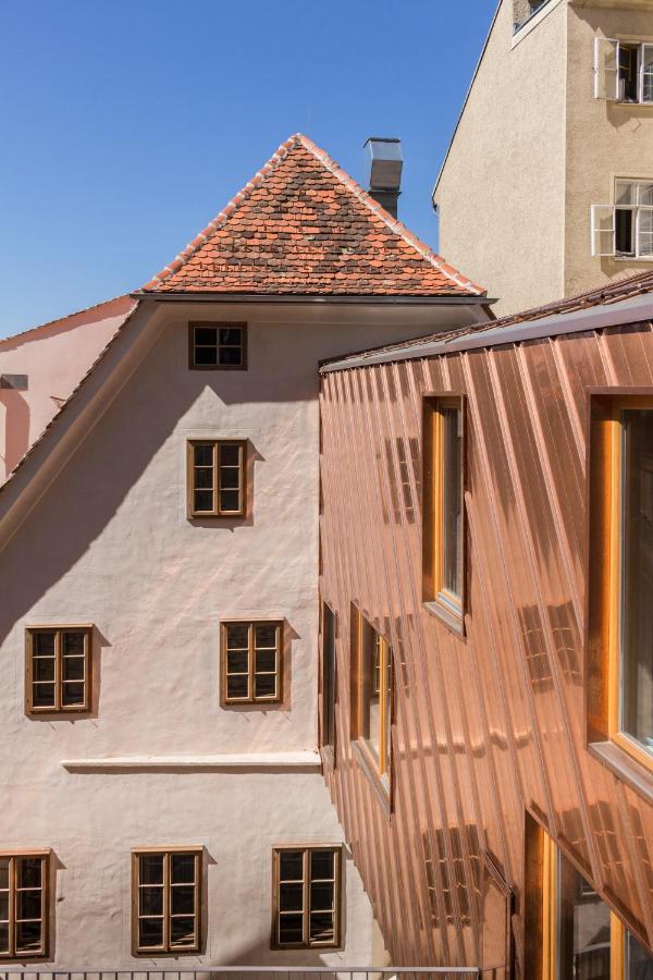 Kai 36 - Hotel Zwischen Fels Und Fluss Graz Ngoại thất bức ảnh Copper cladding on a house in Regensburg, Germany